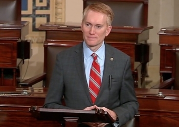 sen.-lankford-on-the-floor